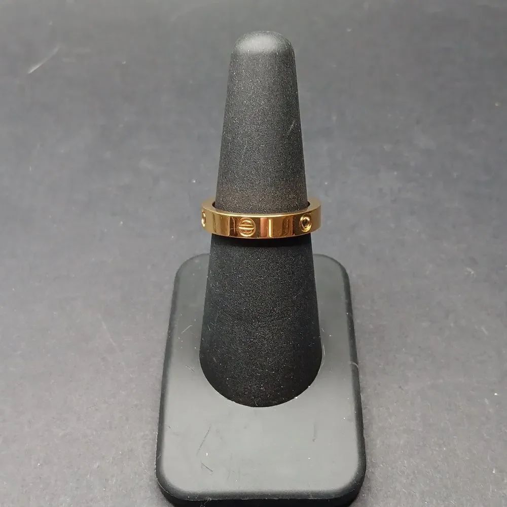 New Love Ring Women's Titanium Steel Goldtone Ring Size 6 New‎